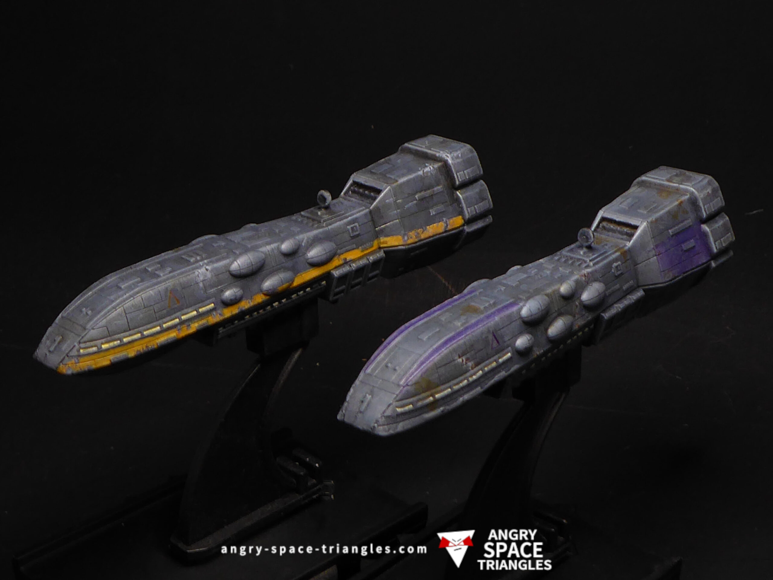 2 Painted Dreadnought-class heavy cruisers for Star Wars Armada