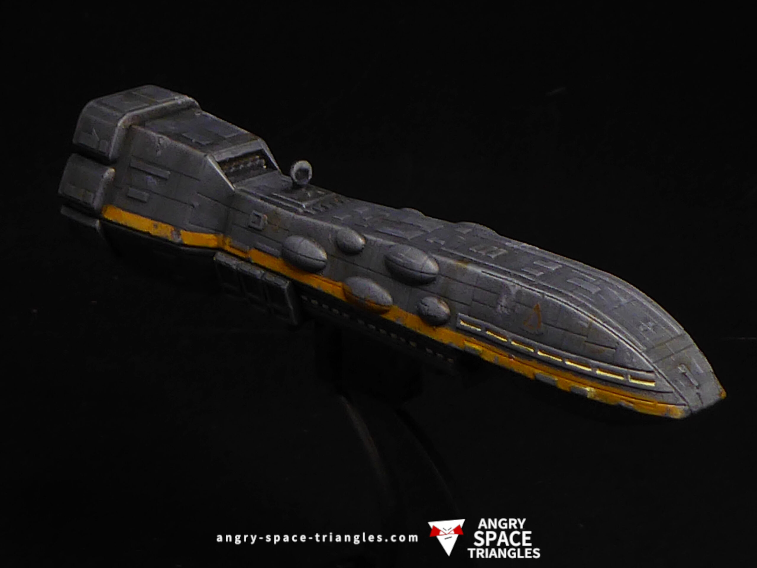 Painted Dreadnought-class Heavy Cruiser in Yellow for Star Wars Armada