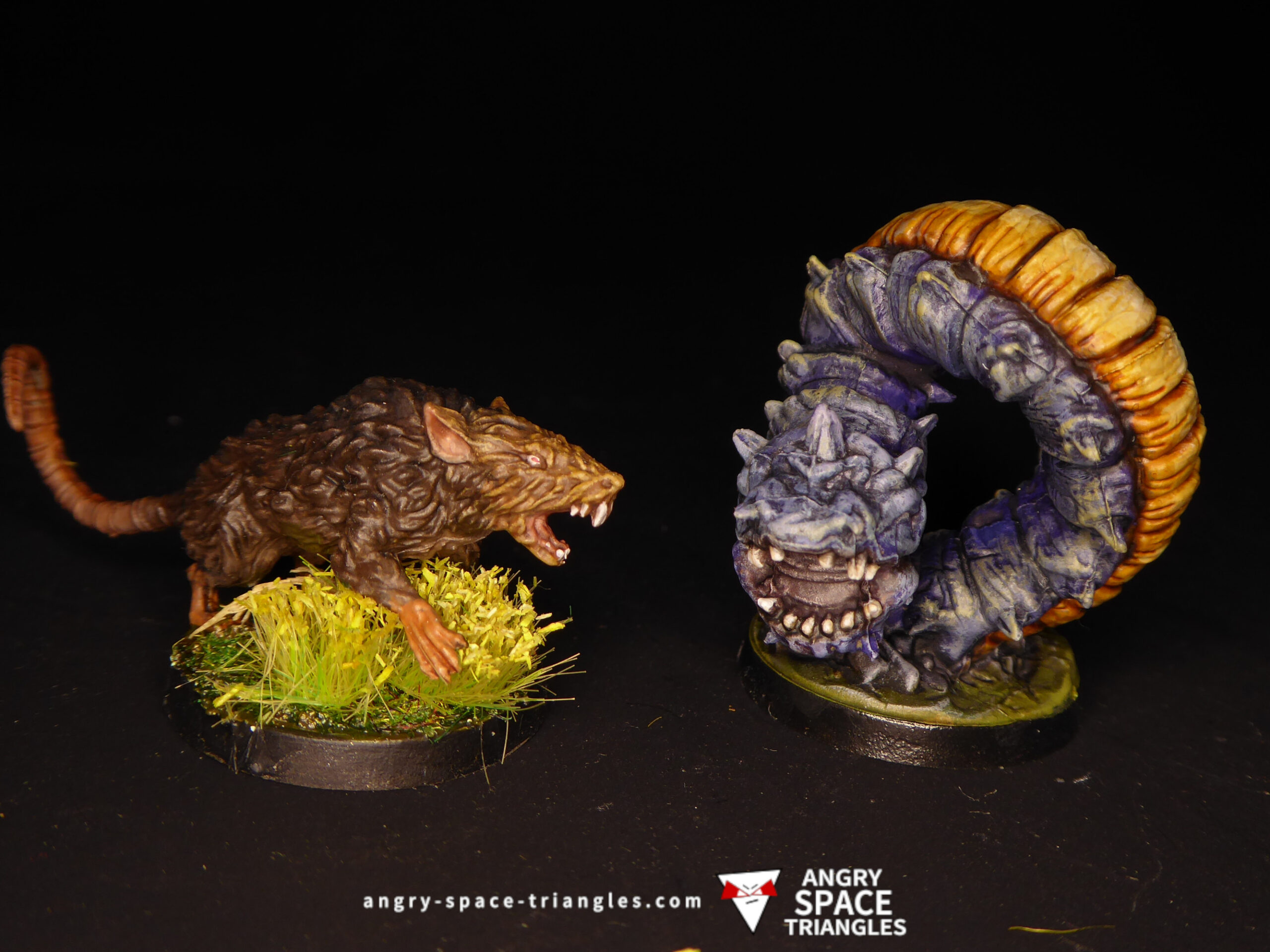 Painted rats and worms from Blacklist Miniatures Fantasy Series 1